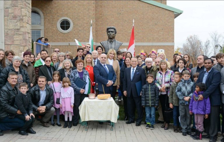 Паметник на Васил Левски в Канада
