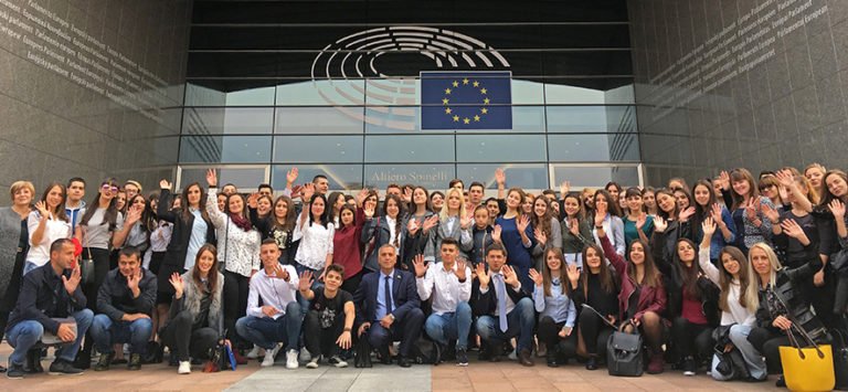 100 деца от българската историческа диаспора посетиха Европейския парламент в Брюксел