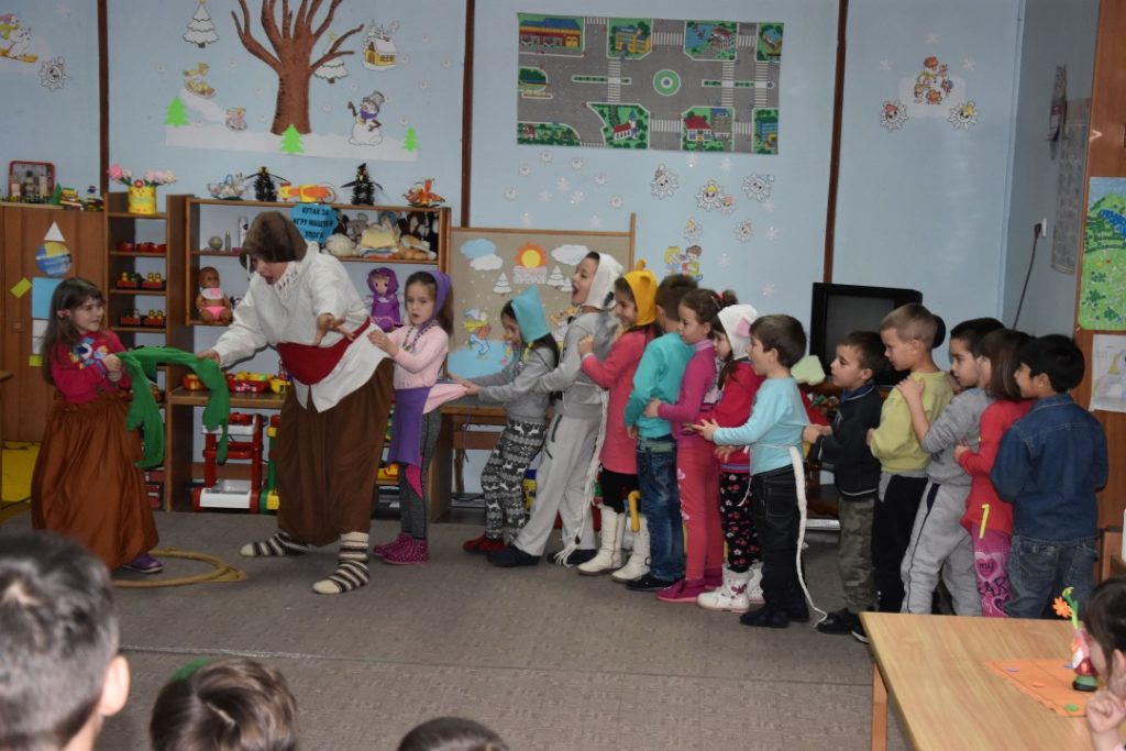 Театър “ИЛКОВА” с представление в босилеградската детска градина