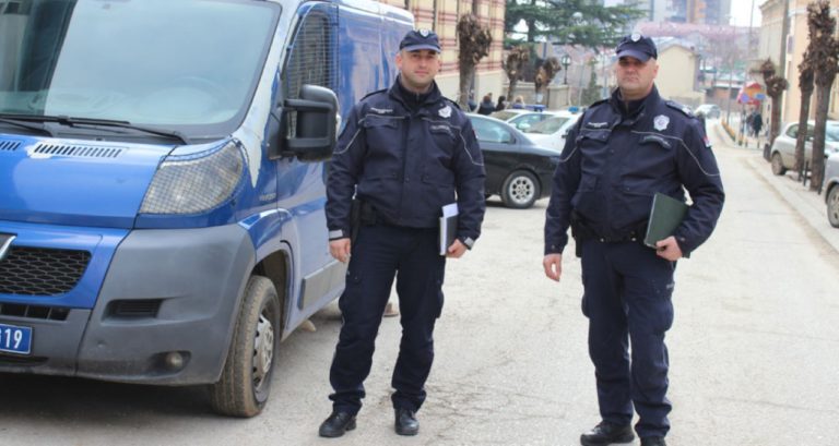 Полицајци спасили живот тридесетпетогодишњем мушкарцу из Врања