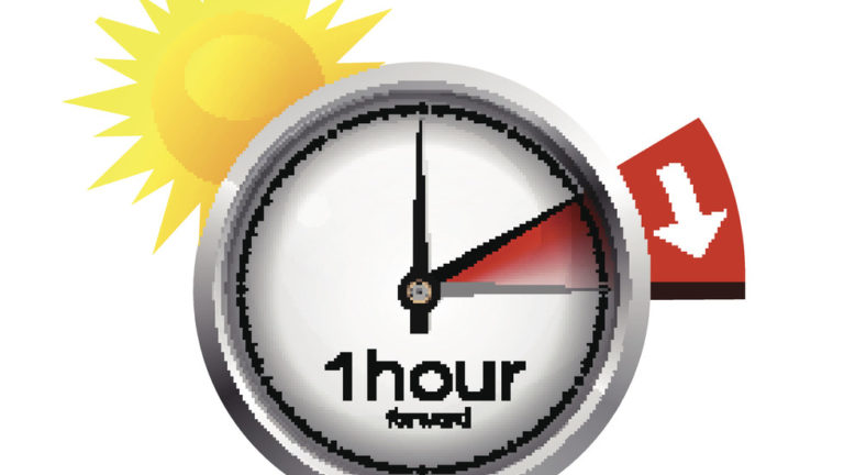 Европейската комисия разглежда предложения за отмяна на лятното часово време