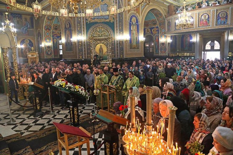 В молдовската Катедрала се проведе празнична литургия в чест на Връбница