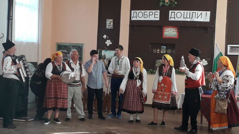 Български ансамбъл «Въгленче» от Молдова покориха публиката в България