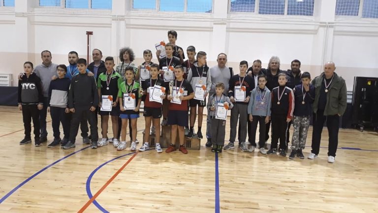 Босилеградският отбор по тенис на маса „Младост“ спечели II място на Регионално отборно първенство за кадети