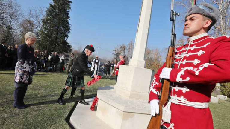 Камбанен звън в столични храмове отбеляза 100 години от края на Първата световна война