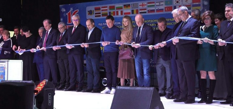В Одеса се проведе дипломатически Коледен панаир