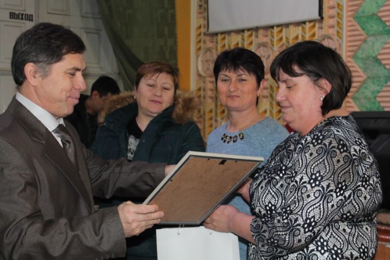 В Тараклия бяха наградени организации и граждани, най-много допринесли за развитието на града през 2018 г.