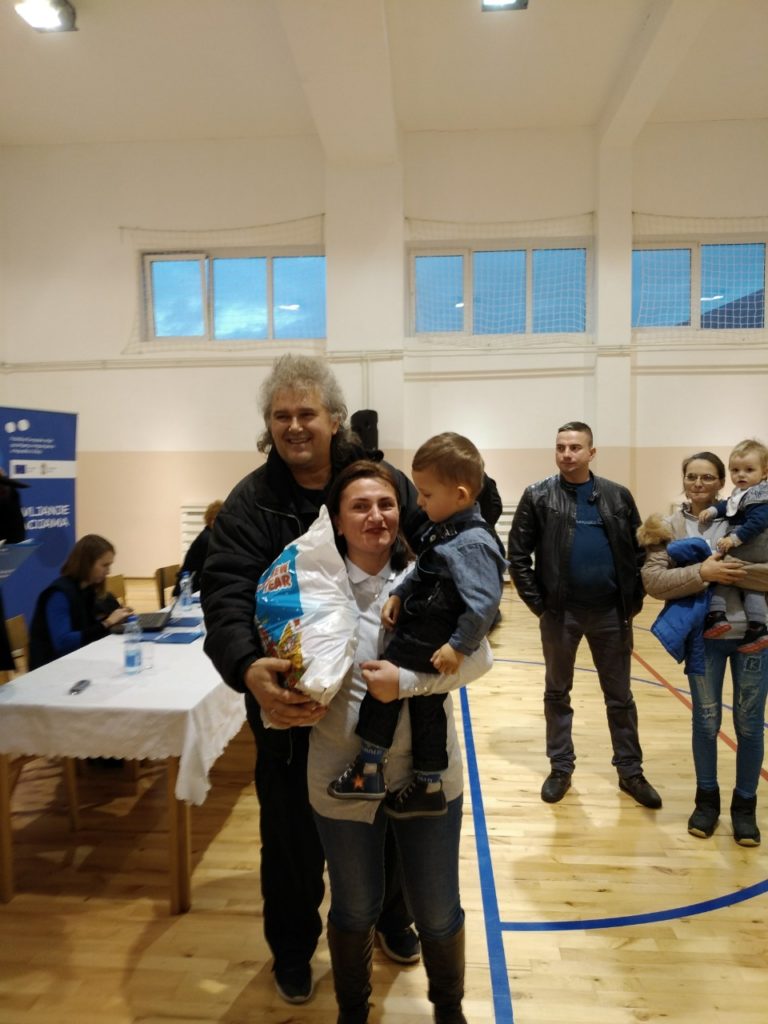 Деца от Босилеград родени през 2017 и 2018 г. получиха новогодишни подаръци