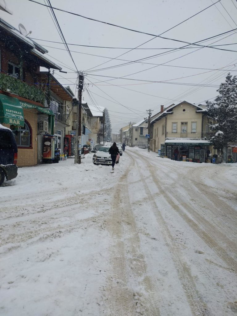 Валежите продължават, новата снежна покривка се увеличава