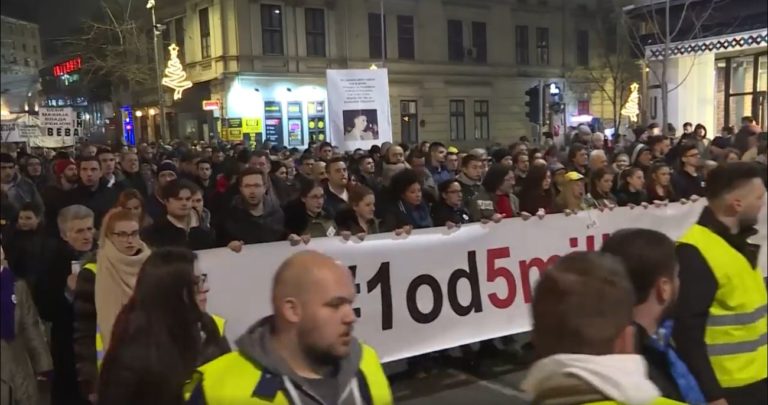 Deseti protest u Beogradu: ‘Građani Srbije su taoci Vučića’