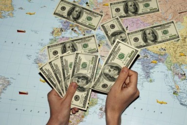 Молдовци, които работят зад граница, за 5 години са натрупали и си пазят 404 млрд леи