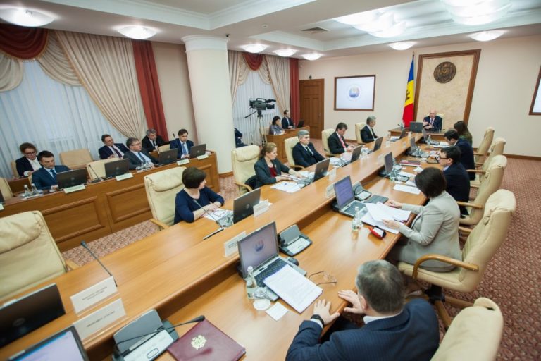 Молдова влезе в челната тройка на страните от бившия СССР по броя на жените-министри