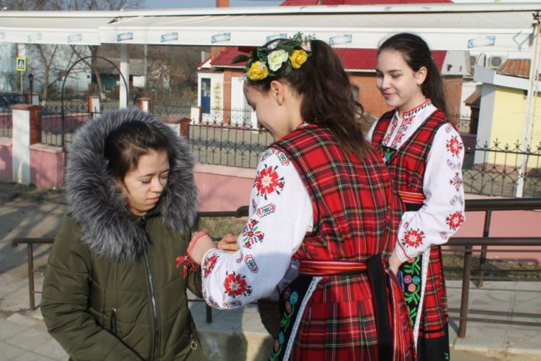 С акцията „Мартеница за всеки“ посрещнаха пролетта в Тараклия