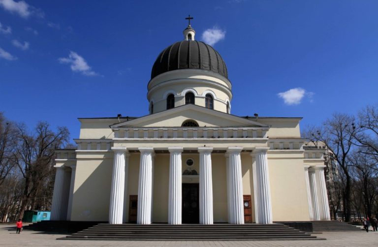 Днес в Молдова отбелязват Деня на светите Константин и Елена