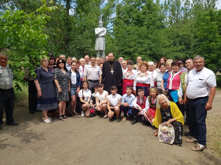 Поклон пред паметта на Христо Ботев в Украйна