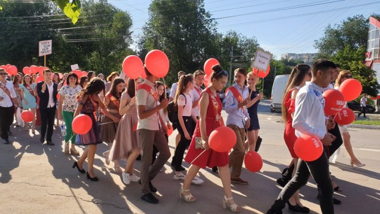 Тараклийски ученици отпразнуваха завършването на обучението си