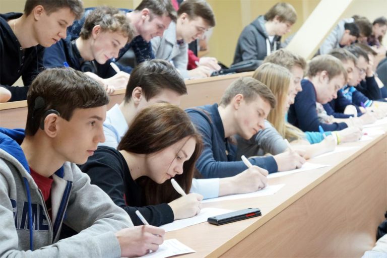 През тази учебна година в бюджета на висшите училища в Молдова ще бъдат предприети 4906 човека