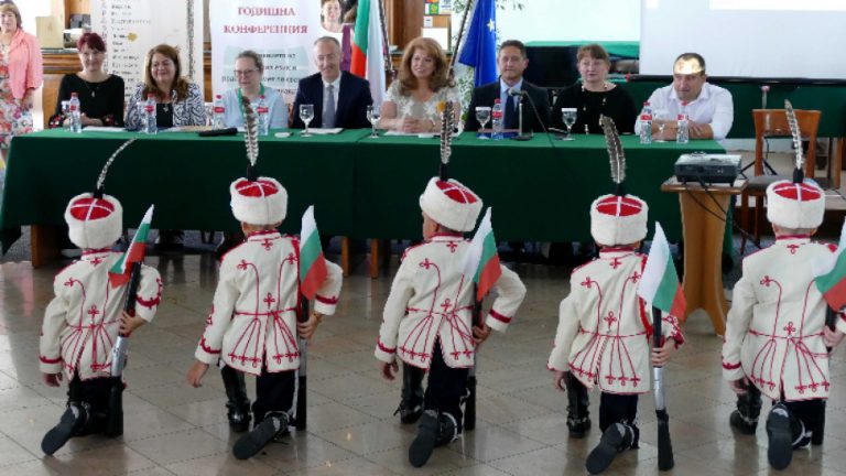 Съхранението на българския език да се превърне в национална политика