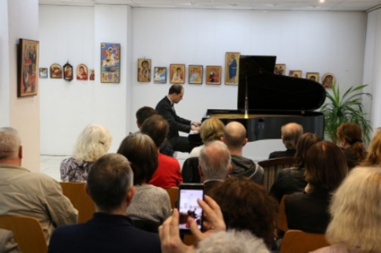 Българският пианист Димчо Величков ще проведе концерт в Охрид