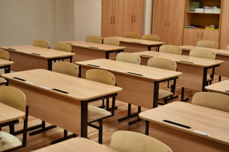 В Молдова остават все по-малко ученици