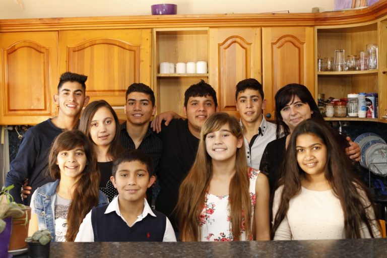 Как Мариана осигури топъл дом на 10 свои ученици