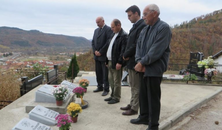 Войнишка задушница за български офицери в Босилеград