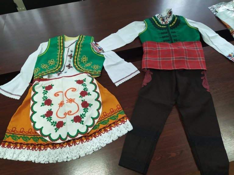 Детските градини на бесарабските градове Тараклия и Твърдица са получили 70 народни носии
