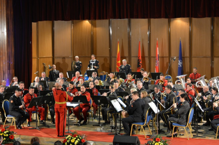 В Скопие се проведе предновогодишен концерт на военните оркестри на армиите на Северна Македония, Албания и Хърватия