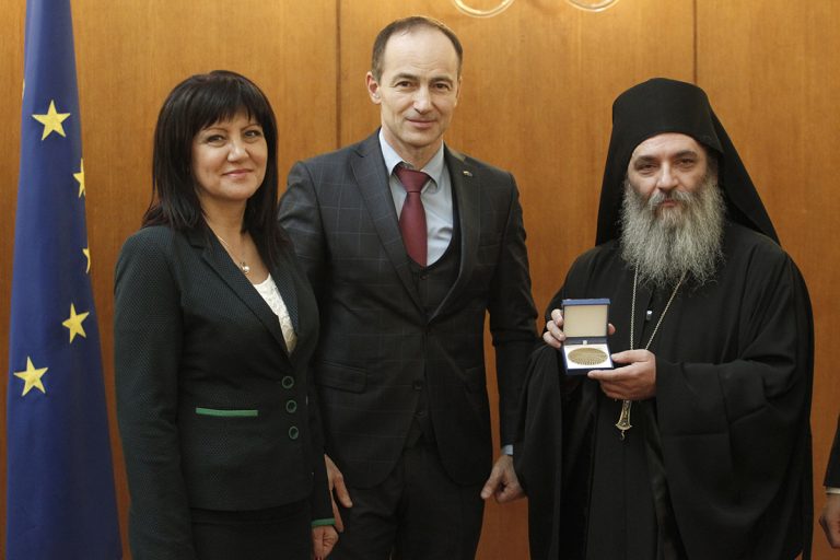 Бигорският манастир „Света Йоан Предтеча“ в Северна Македония получи икона – подарък от България