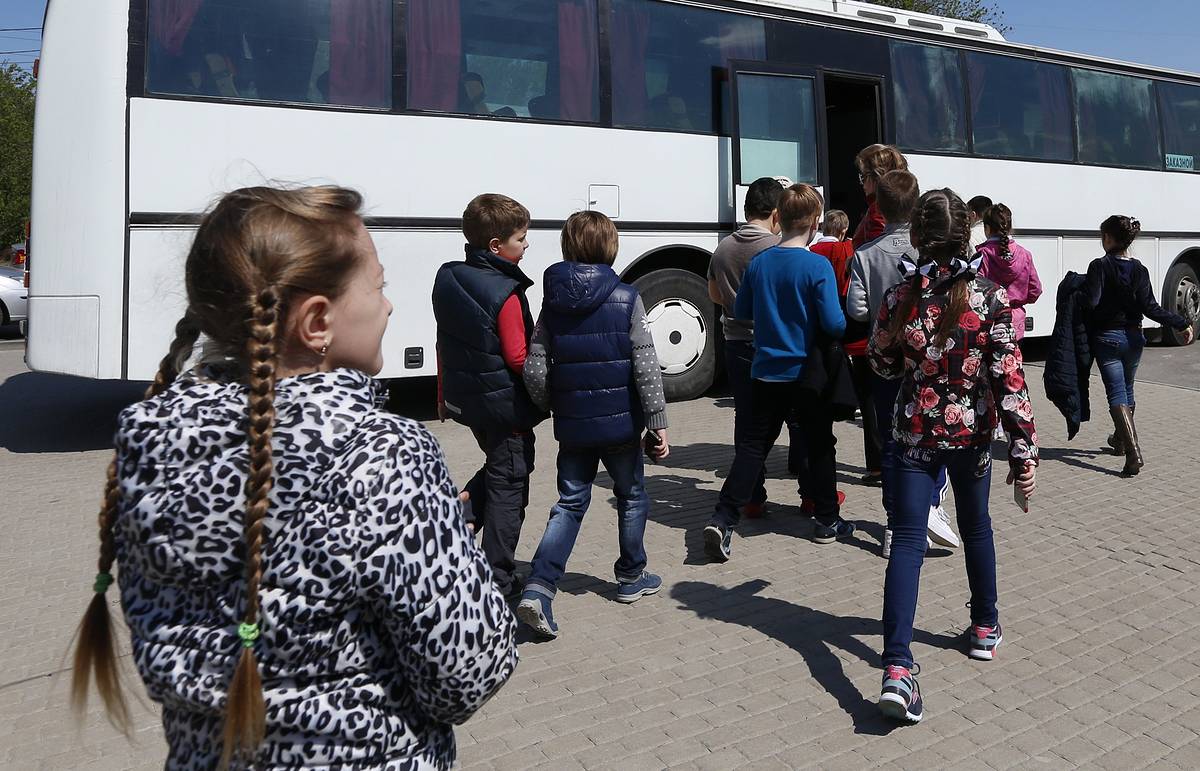 Автобус с детьми террористы. Автобус для детей. Тематические автобусные экскурсии. Автобус дети лагерь. Автобус для перевозки детей.