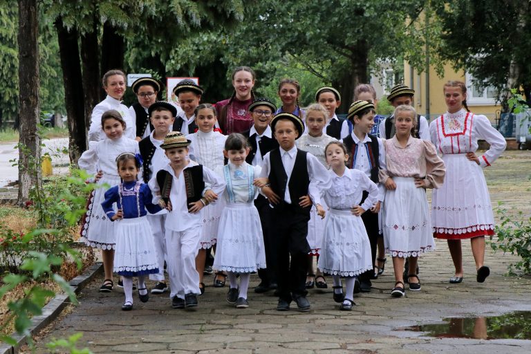 Кои са традиционните български общности зад граница?