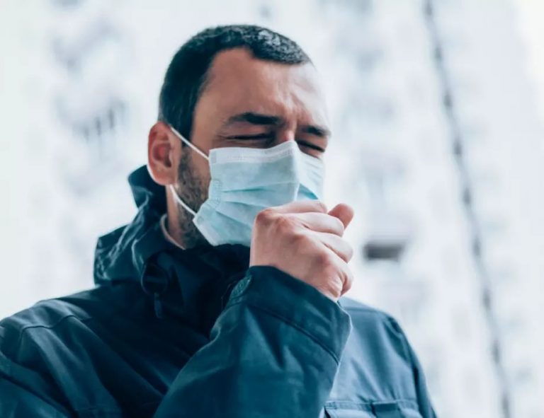Вижте защо не се препоръчва да носим маска, когато е студено