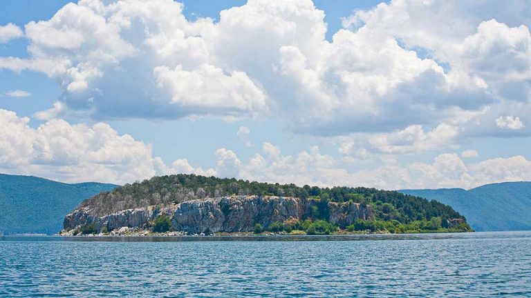В Северна Македония беше приет акционнен план за спасяване на Преспанското езеро от екологична катастрофа