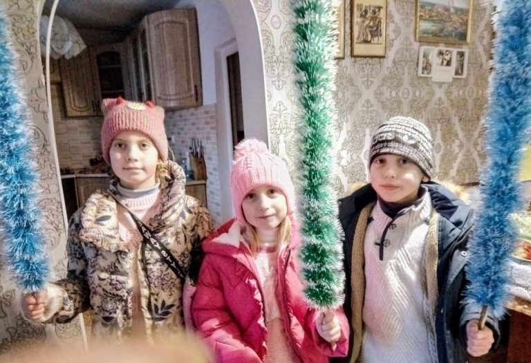 Сурва  весела година!