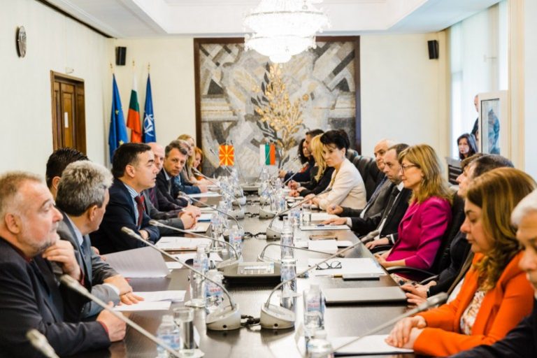 Специaлният пратеник на Северна Македония за България проведе среща с министър Екатерина Захариева в София