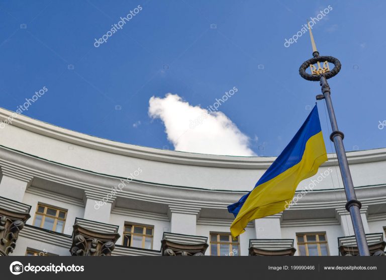 В Украйна влезе в сила закон, изискващ  сферата на обслужването  да е  на държавен  език