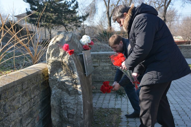 Българите в Молдова се поклониха пред Апостола на свободата