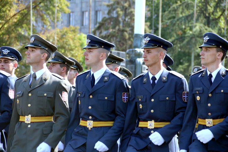 Открит конкурс за записване във военни училища и колежи