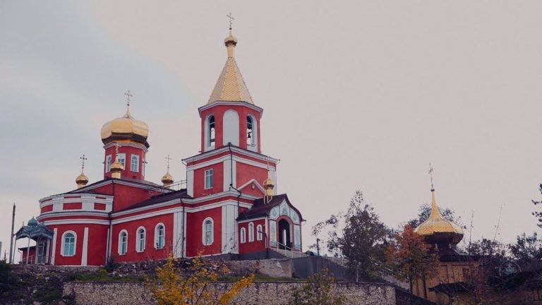 В тараклийската църква „Свети Георги Победоносец“ на тазгодишното Великденско богослужение ще присъстват енориаши