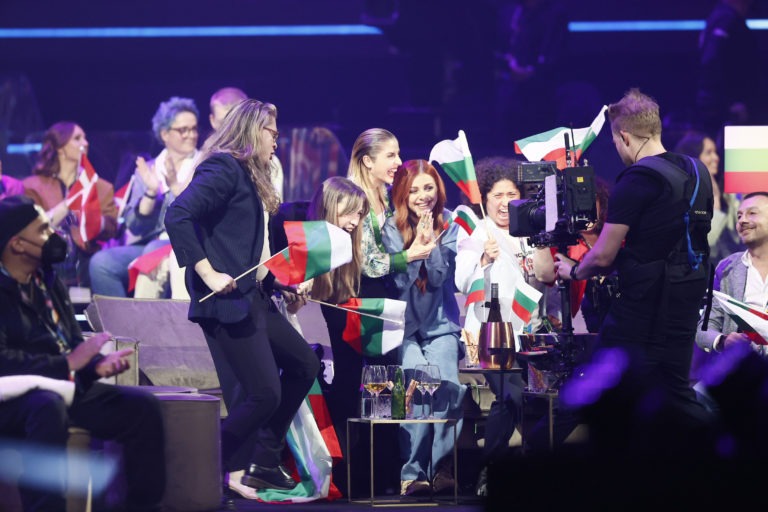 Христо Стоичков, Мария Бакалова, Б.Т.Р. и други български звезди подкрепиха Виктория за Евровизия 2021