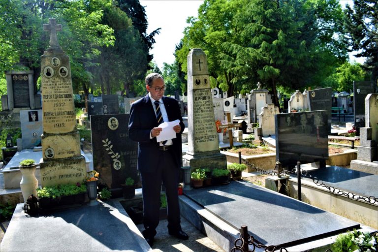 Българското посолство в Скопие отдаде почит пред паметта на легендарния полковник Борис Дрангов