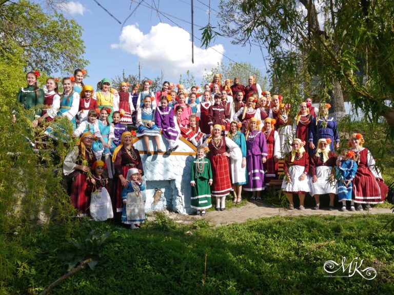 Старинен български великденски празник «на прът» в Чийшия