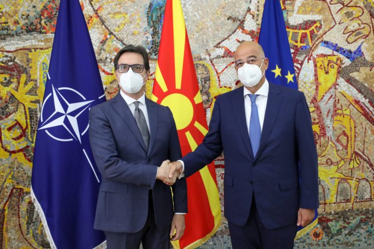 Министърът на външните работи на Гърция в Скопие проведе срещи с държавните ръководители на Северна Македония