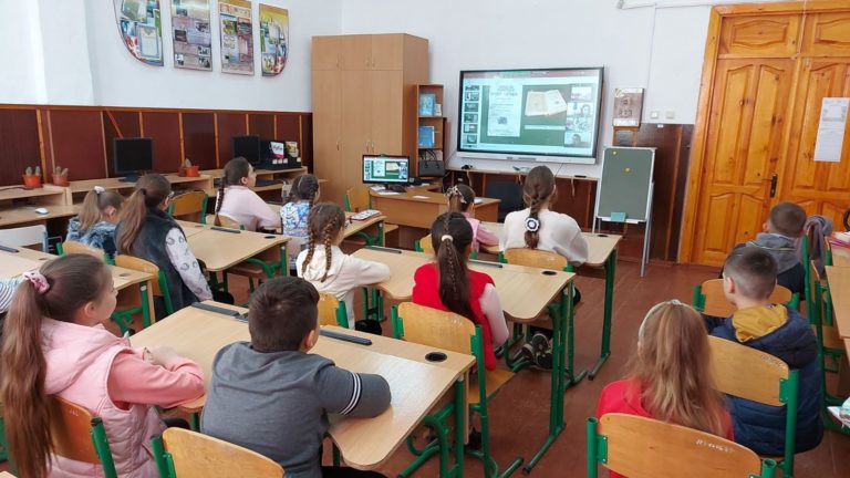 Училищата в Болградски район  преминават към режим на дистанционно обучение