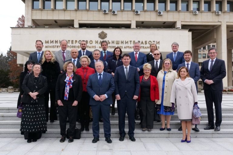 България не е готова да даде зелена светлина на Северна Македония за започване на преговори за членство с ЕС