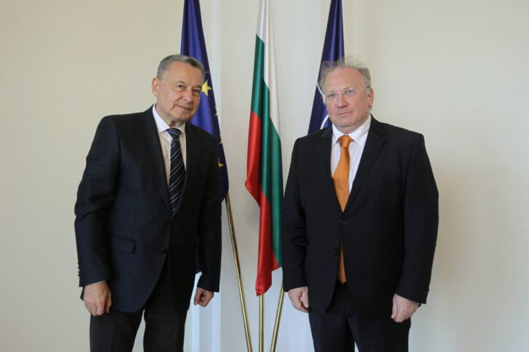 Министърът на външните работи на България  прие украинския посланник