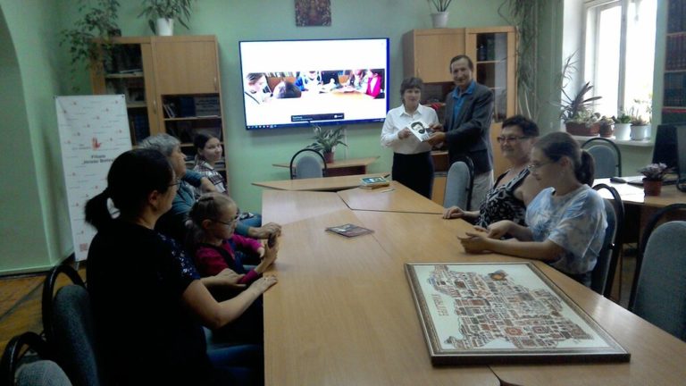 Българи от Украйна посетиха библиотеката „Христо Ботев“ в Кишинев