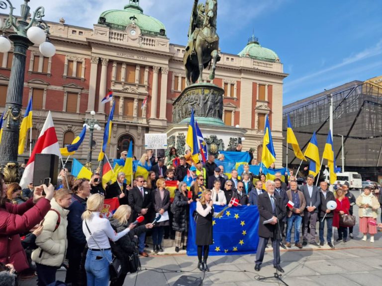 в Белград се проведе Марш на солидарността и мира – “365 дни на непобедимостта”