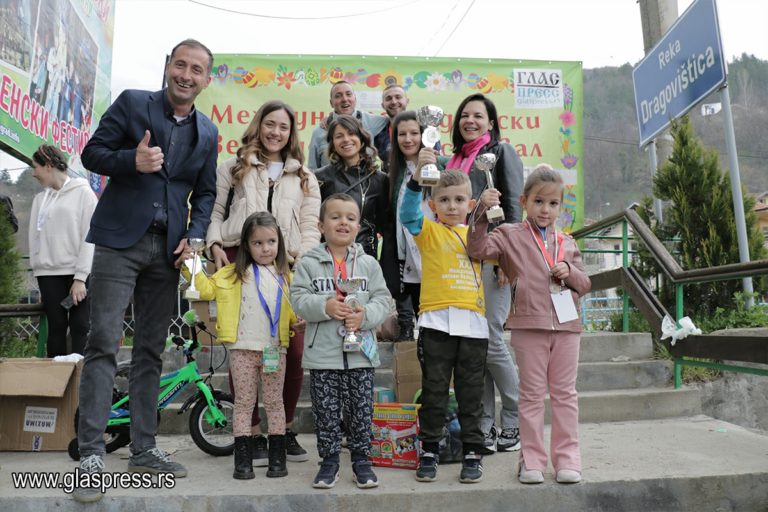 Дарио Васев – победител на турнира по чупене на яйца до петгодишна възраст