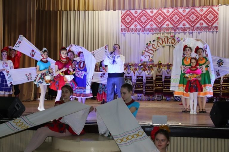 Великденски концерт в Болград, част от средствата от него даряват за военните